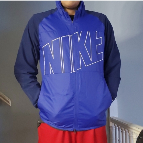 Nike Men's Blue Windbreaker - Picture 2 of 9